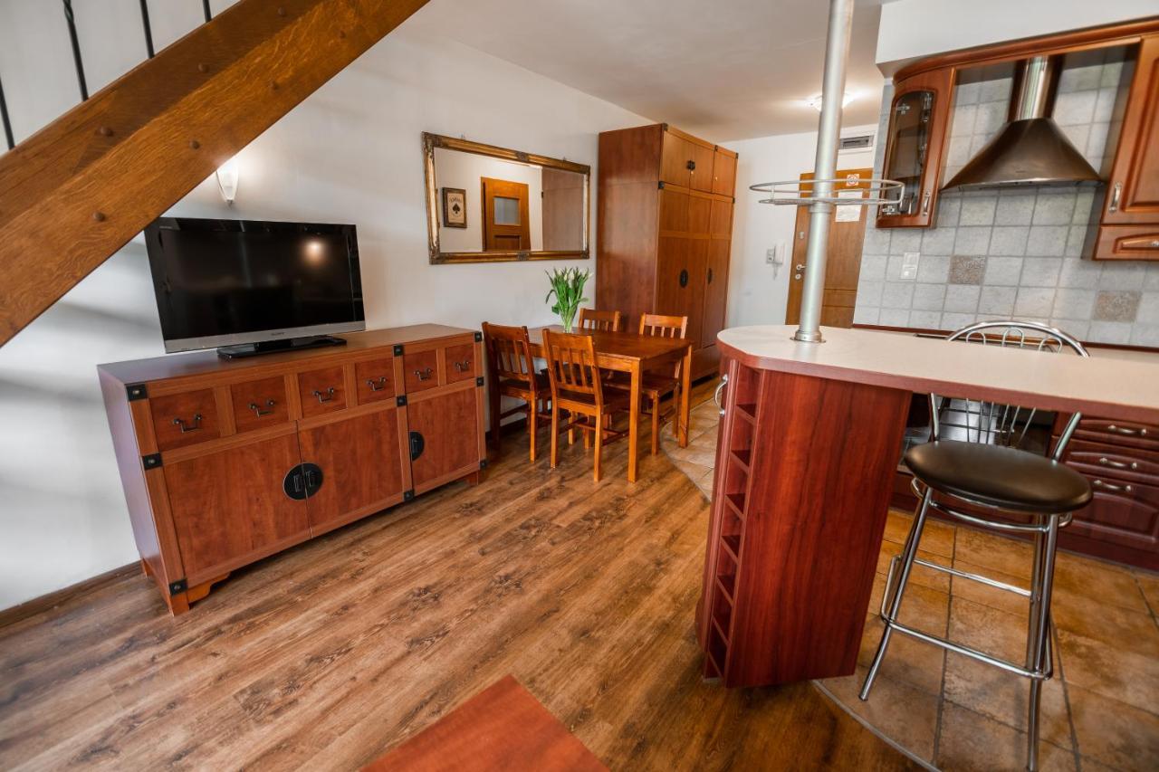 Karkonosky Apartamenty - Huta Szkla ชกลาร์สกา ปอเรมบา ภายนอก รูปภาพ