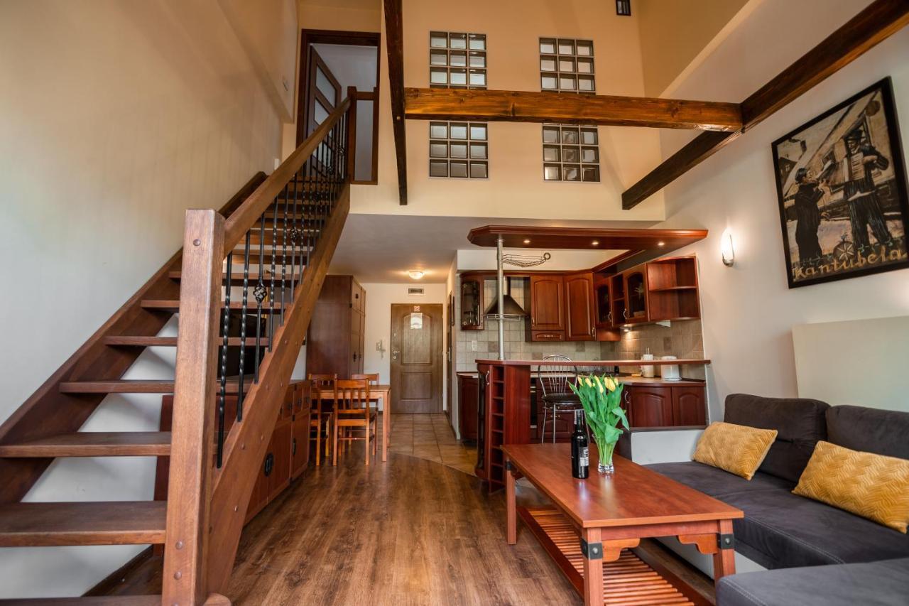 Karkonosky Apartamenty - Huta Szkla ชกลาร์สกา ปอเรมบา ภายนอก รูปภาพ